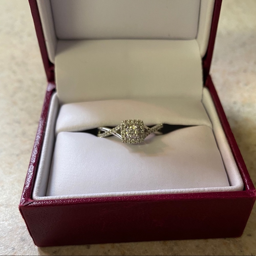 Helzberg Diamond Ring